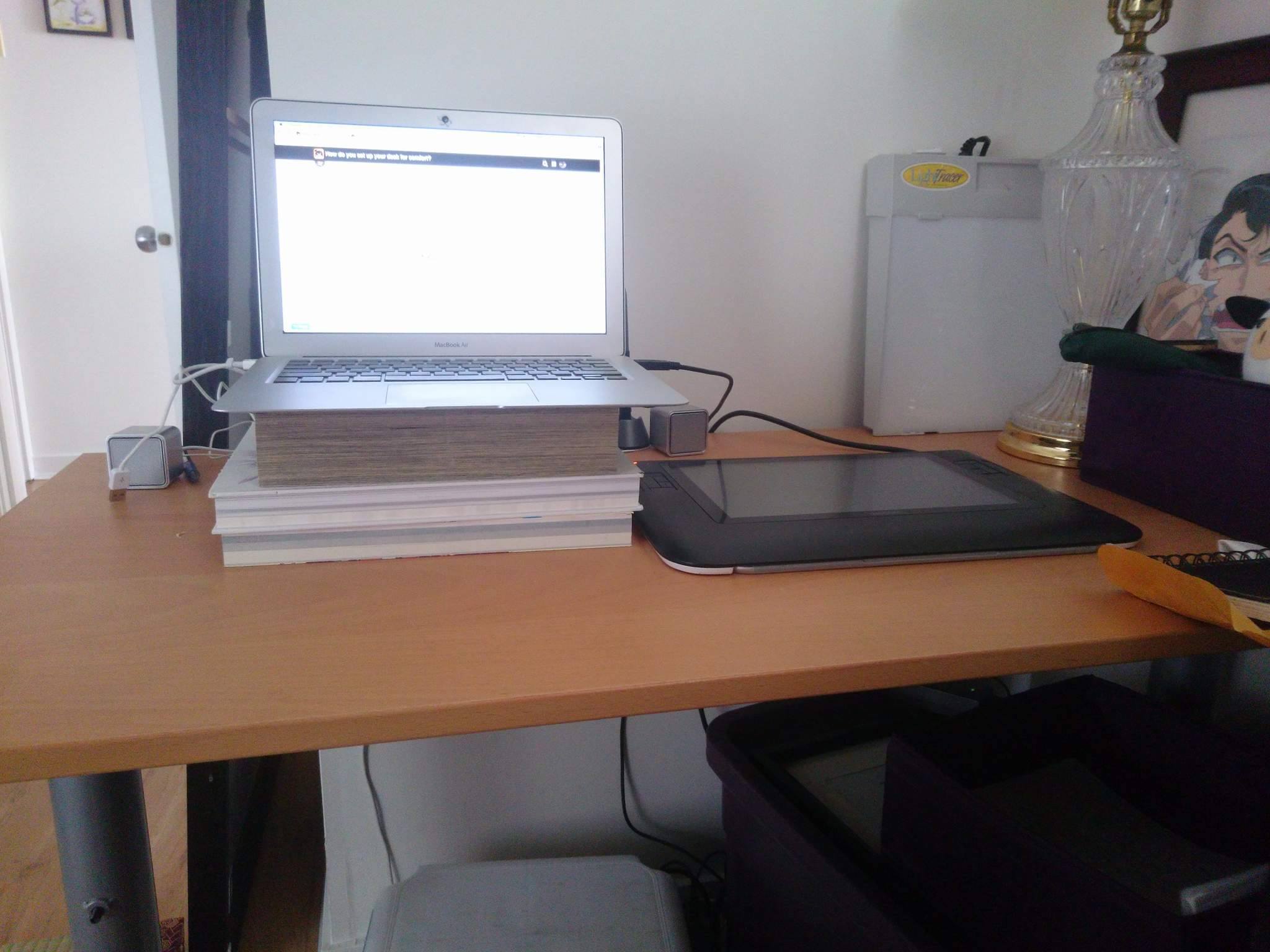 How do you set up your desk for comfort? - Off Topic - Tapas Forum